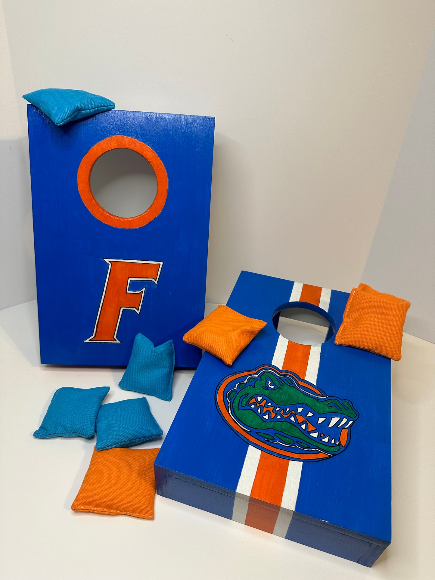 University of Florida Tabletop Cornhole Board Set